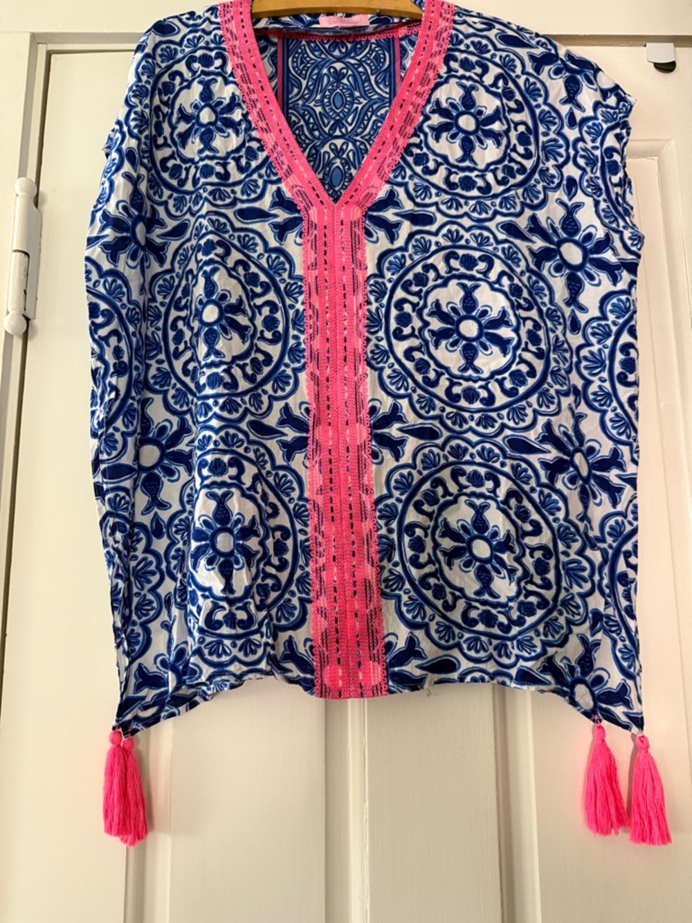 Lily Pulitzer XS Blue & Pink Printed V-Neck Women's Top